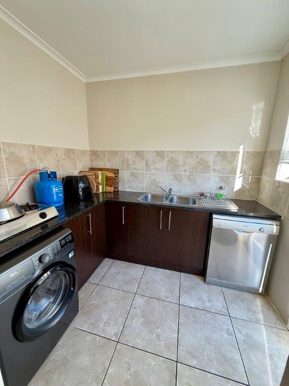 To Let 3 Bedroom Property for Rent in Sunningdale Western Cape